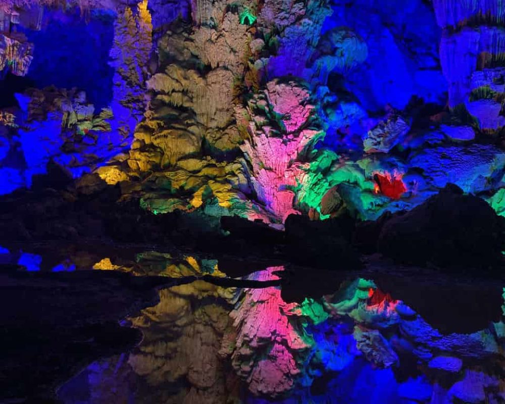 China-Guangxi-Scenic-Places-To-Visit-Nanning-Yiling-Cave-min