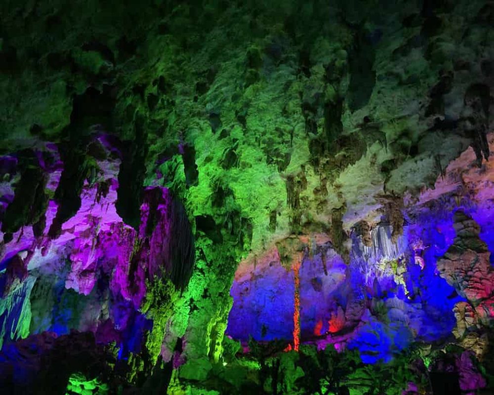 Nanning-Yiling-Cave-Tourist-Nanning-China-Attractions-min