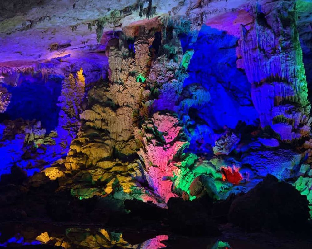 Top-Places-To-Visit-Nanning-Yiling-Cave-Guangxi-China-min