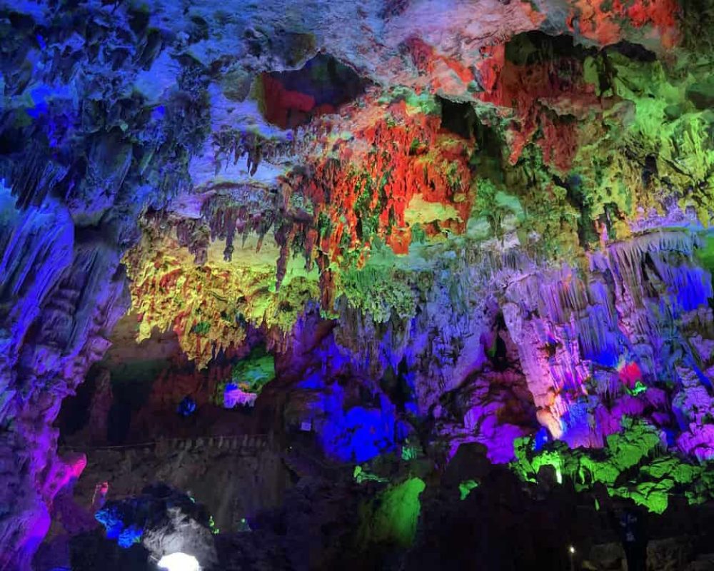Top-Tourist-Attractions-Visit-Nanning-Yiling-Cave-Guangxi-China-min